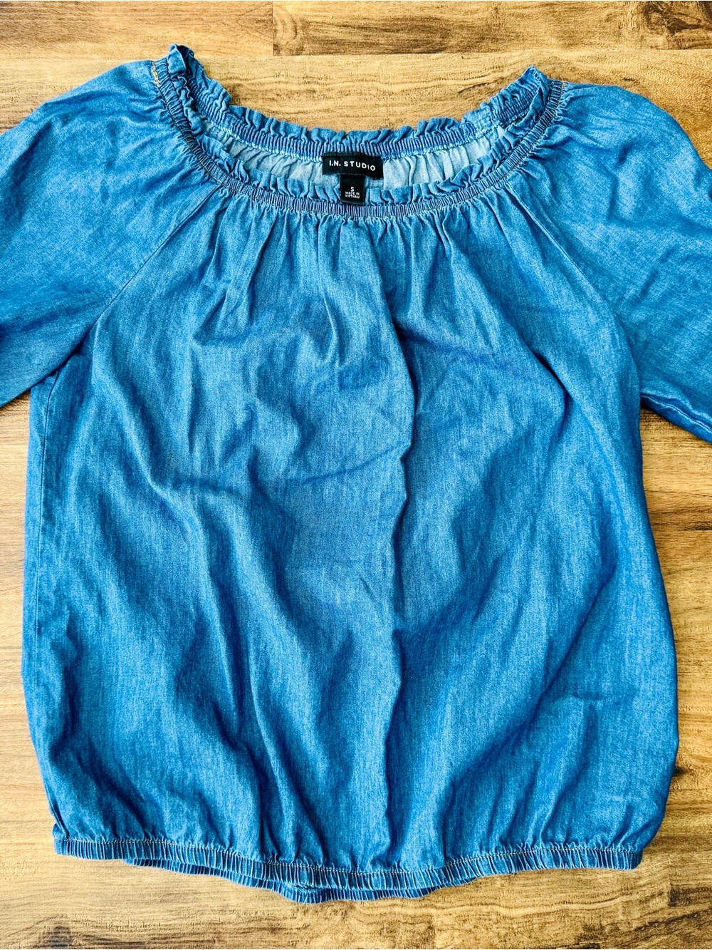 I.N. Studio Blue Chambray Blouse Size Sm Tie Sleeves Elastic Waistband